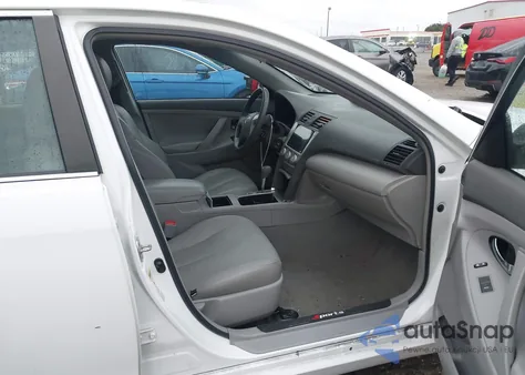 2011 Toyota Camry Le V6 z USA, uszkodzony, nr VIN 4T1BK3EK6BU610362